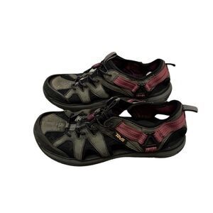 TEVA closed toe women’s sandals pink grey 9.5